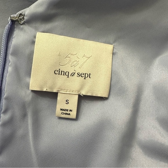 Cinq à Sept Carolyn Top Bell Sleeve SZ Small Lilac Smoke Designer Worn Once EUC - Picture 2 of 10